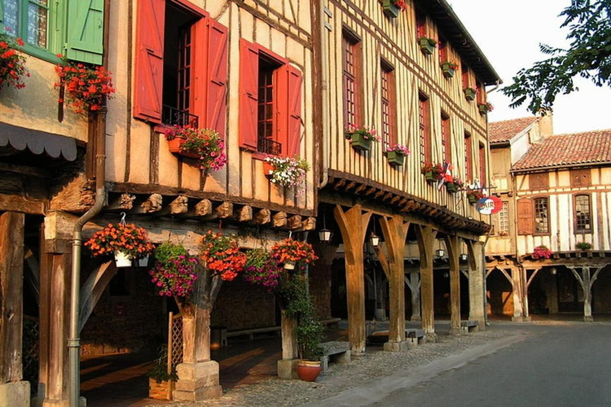 Sci Les Remparts De Mirepoix Mirepoix (Ariege) Exterior foto